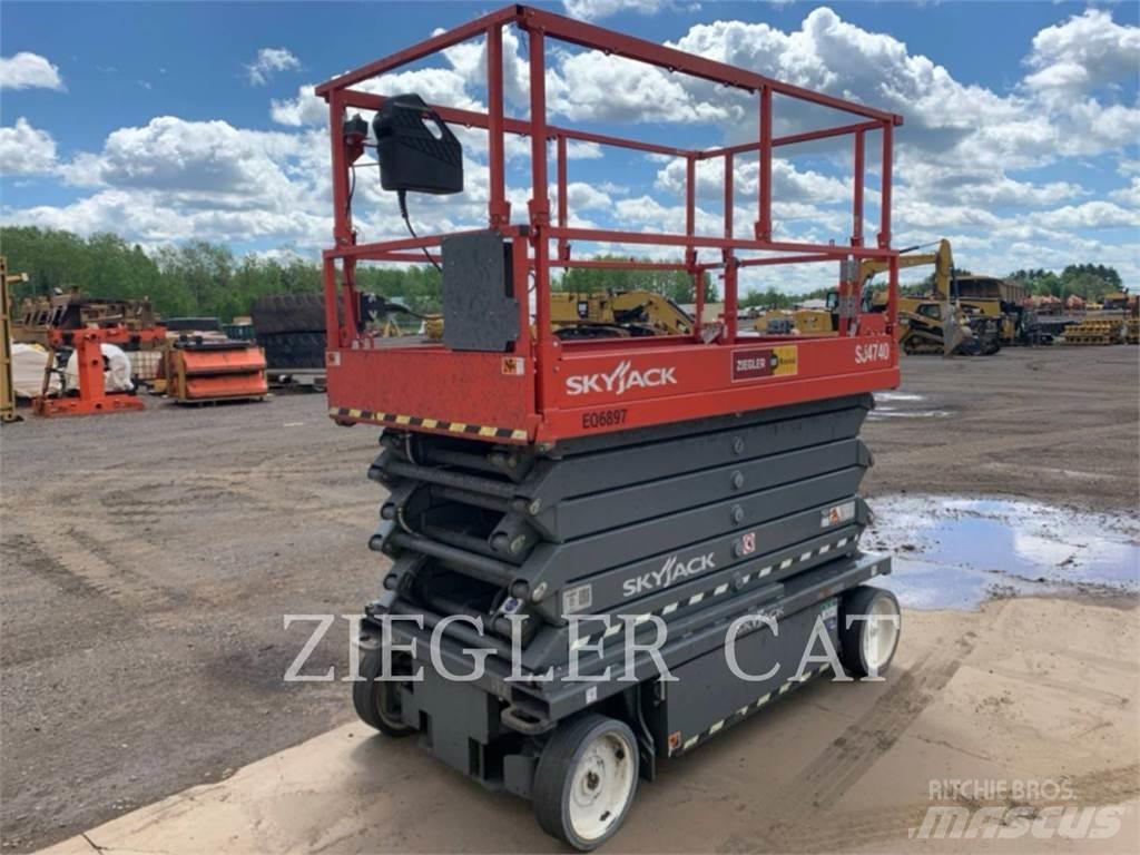 Skyjack SJ4740 Scissor Lifts