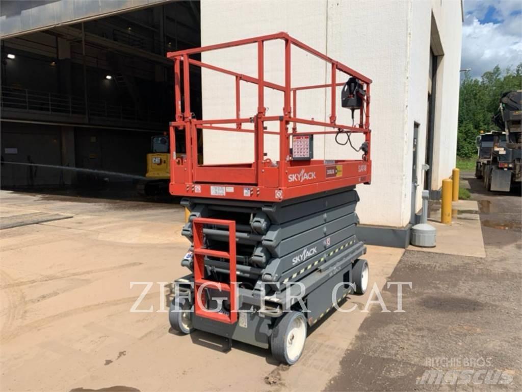 Skyjack SJ4740 Scissor Lifts