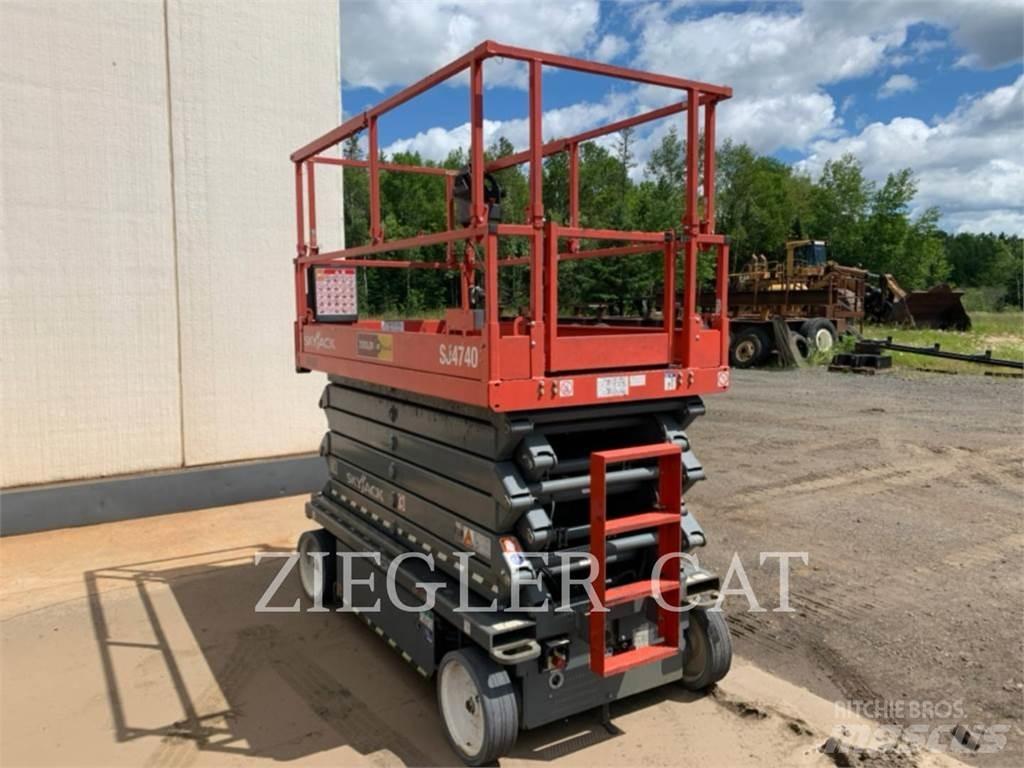Skyjack SJ4740 Scissor Lifts