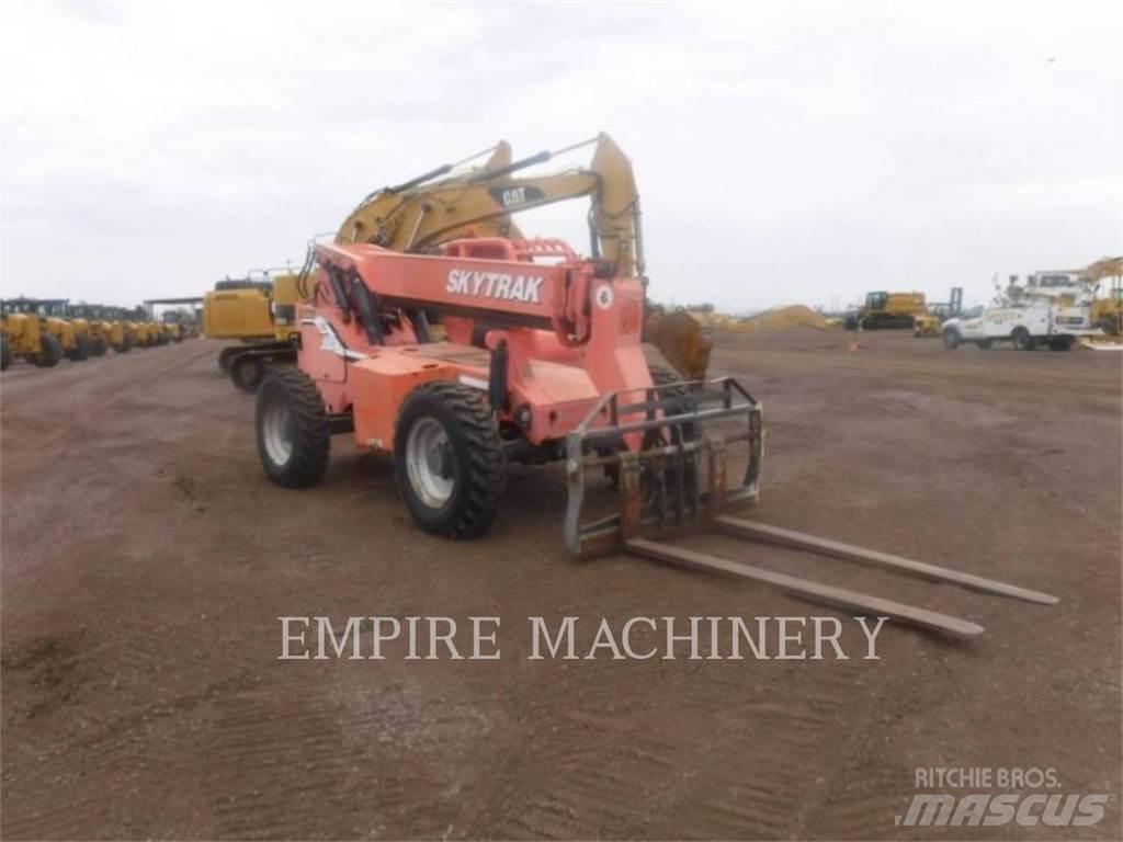 SkyTrak 6036 Articulated boom lifts