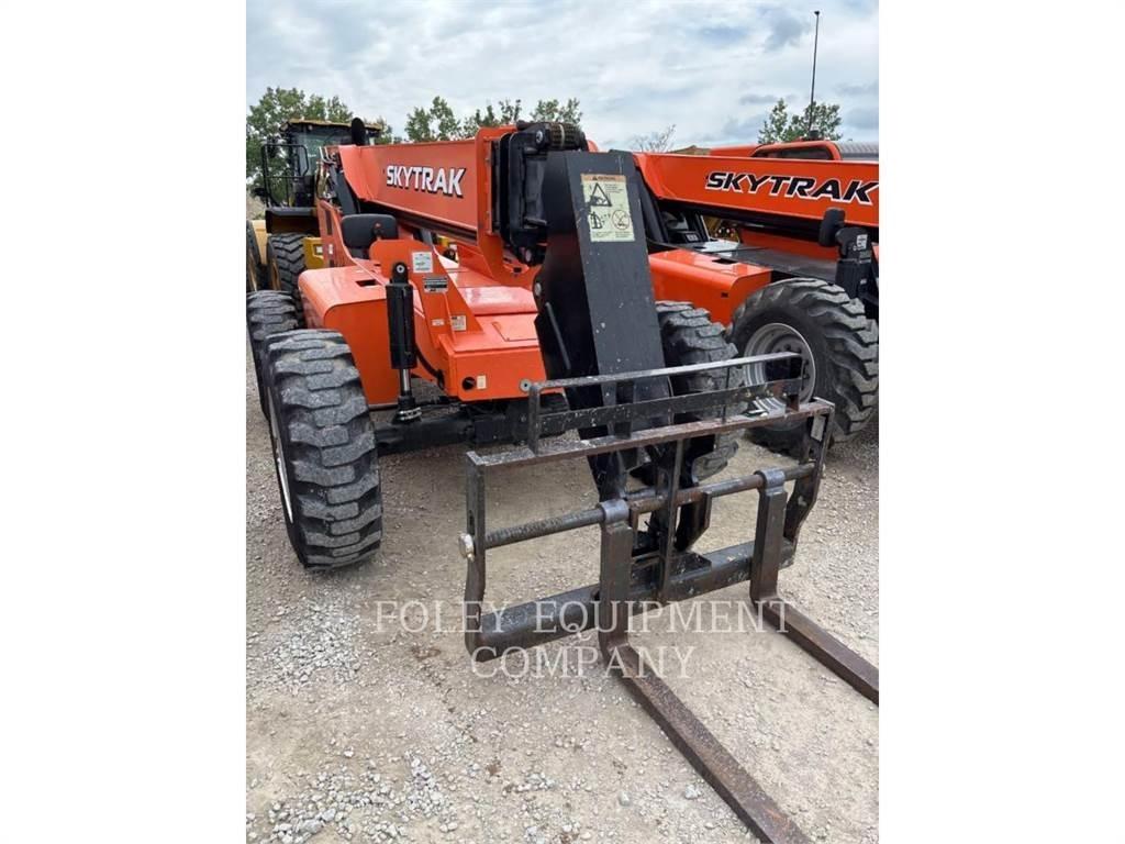 SkyTrak 8042O Telescopic Handlers