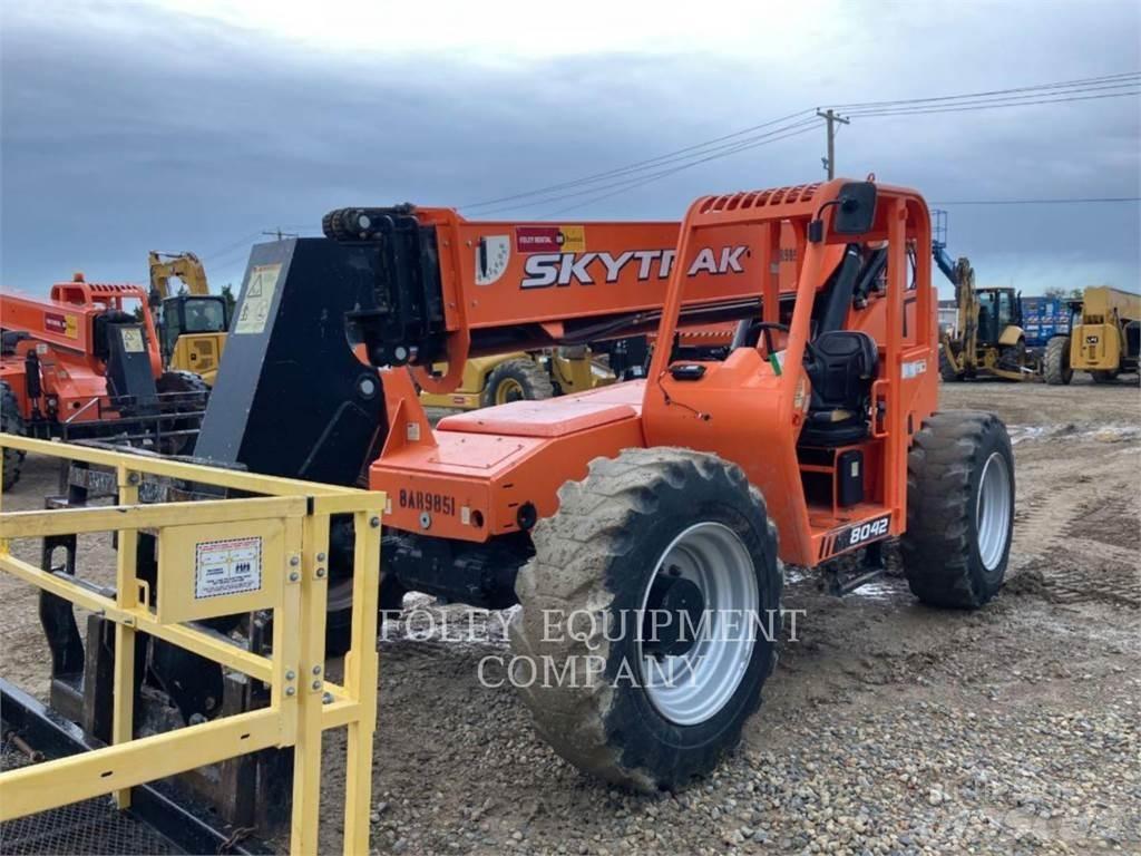 SkyTrak 8042O Telescopic Handlers