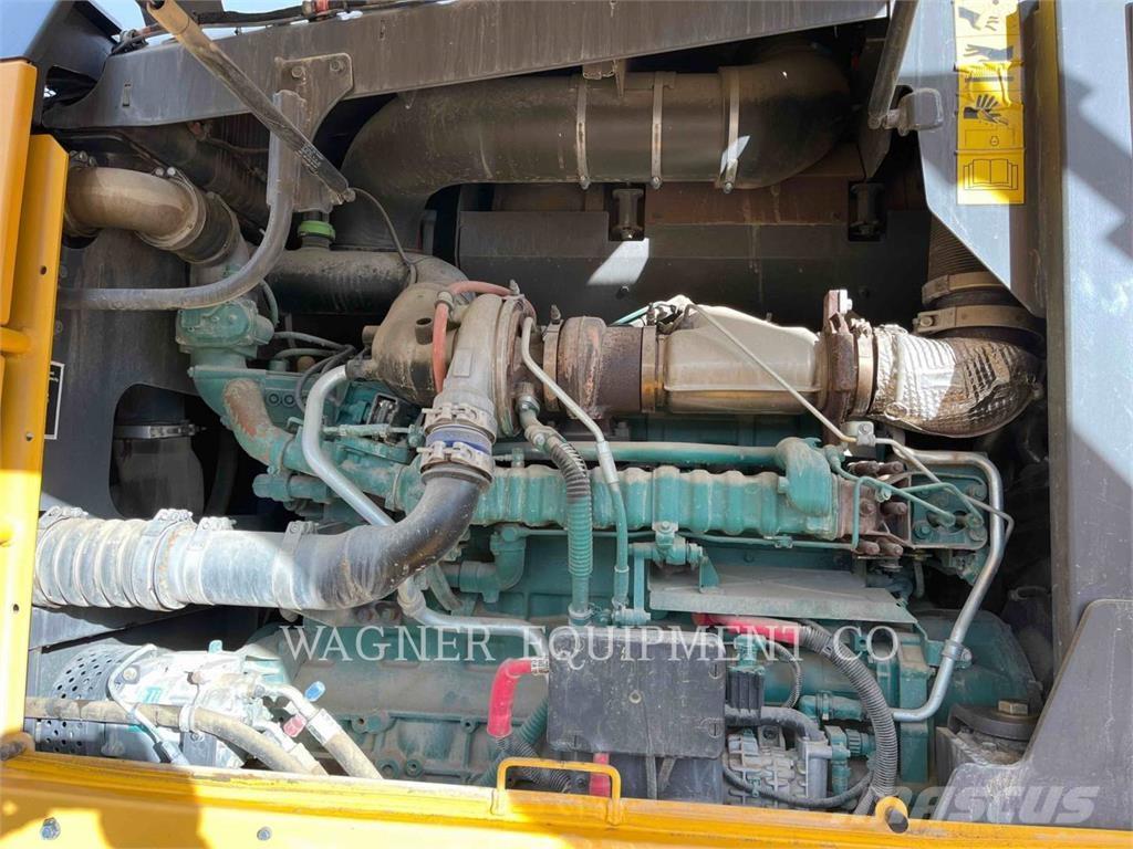 Volvo G946B Motor Graders