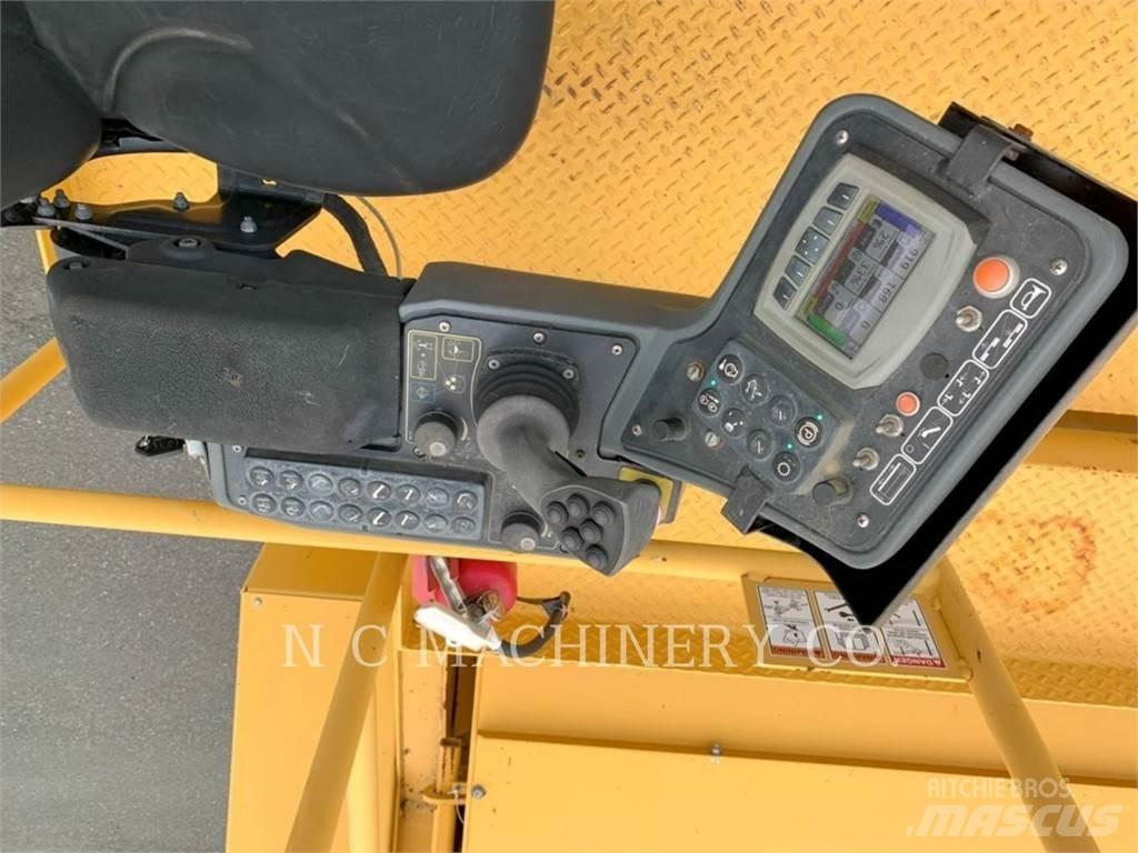 Weiler E1250B Asphalt pavers