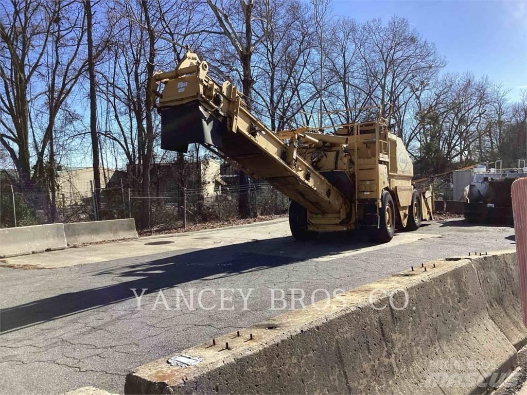 Weiler E2850-1243 Asphalt and Tar Sprayers and Sealers