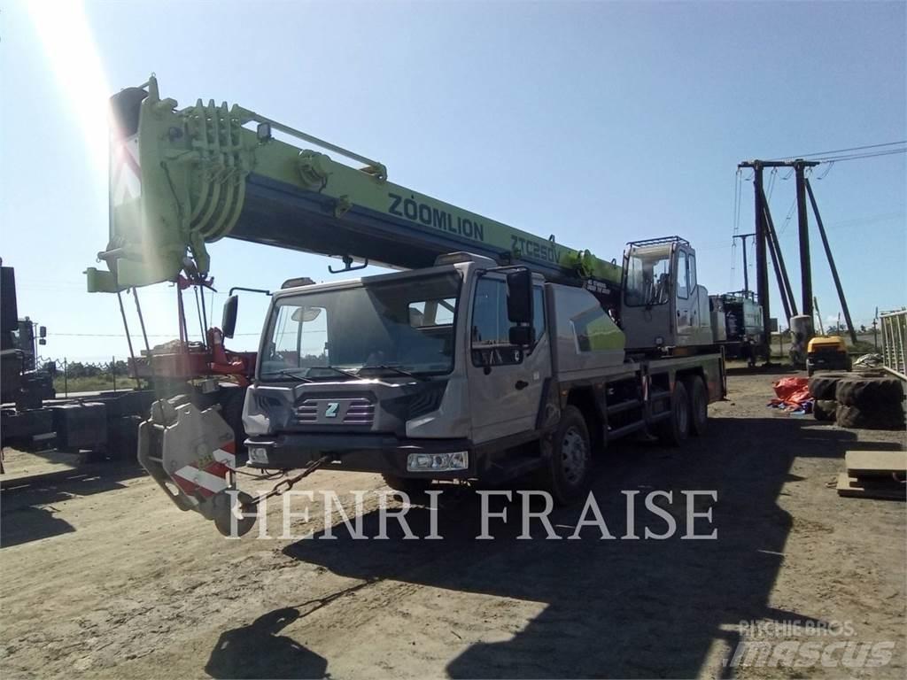 Zoomlion ZTC250V31 Mobile and all terrain cranes