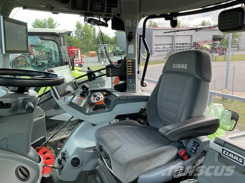 CLAAS Axion 960 TT Crawler Cranes