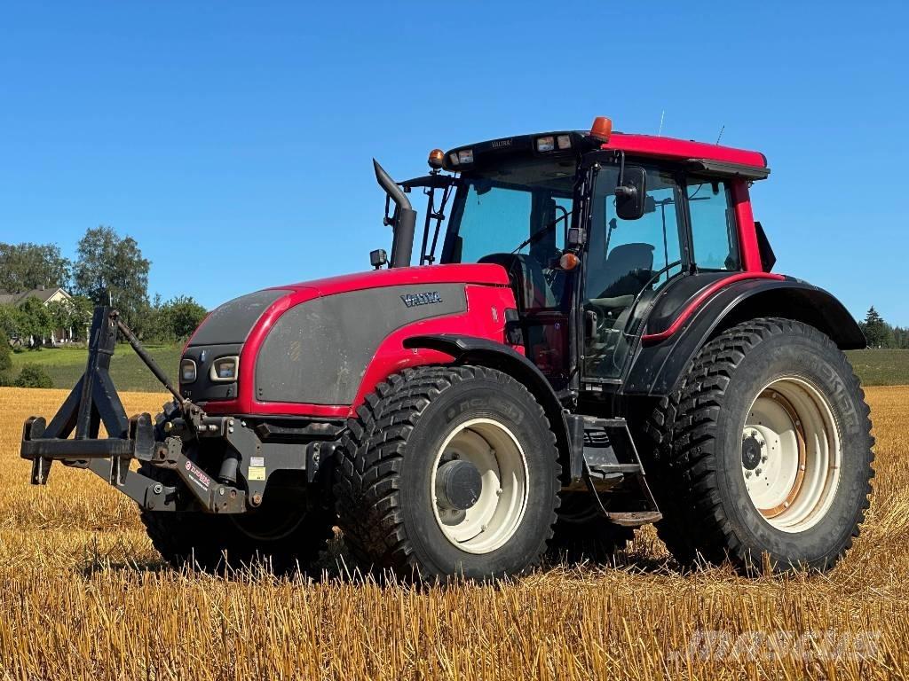 Valtra T 151 Tractors