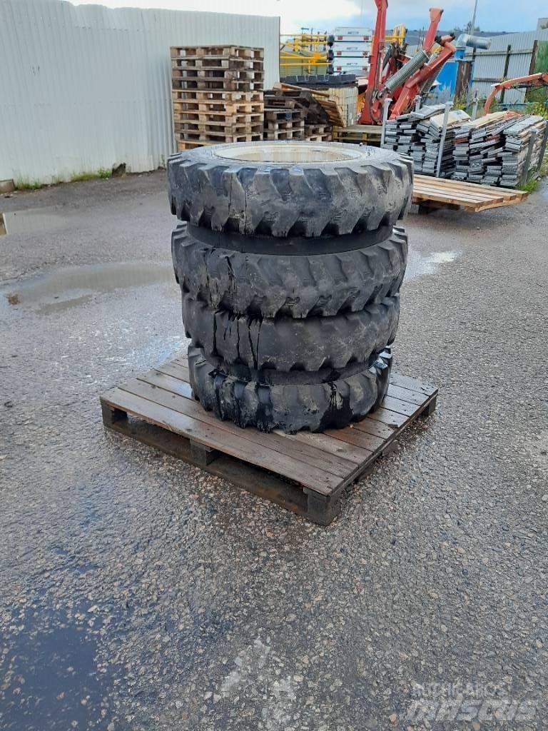 Mitas 8,25-20 Hjul Tires, wheels and rims