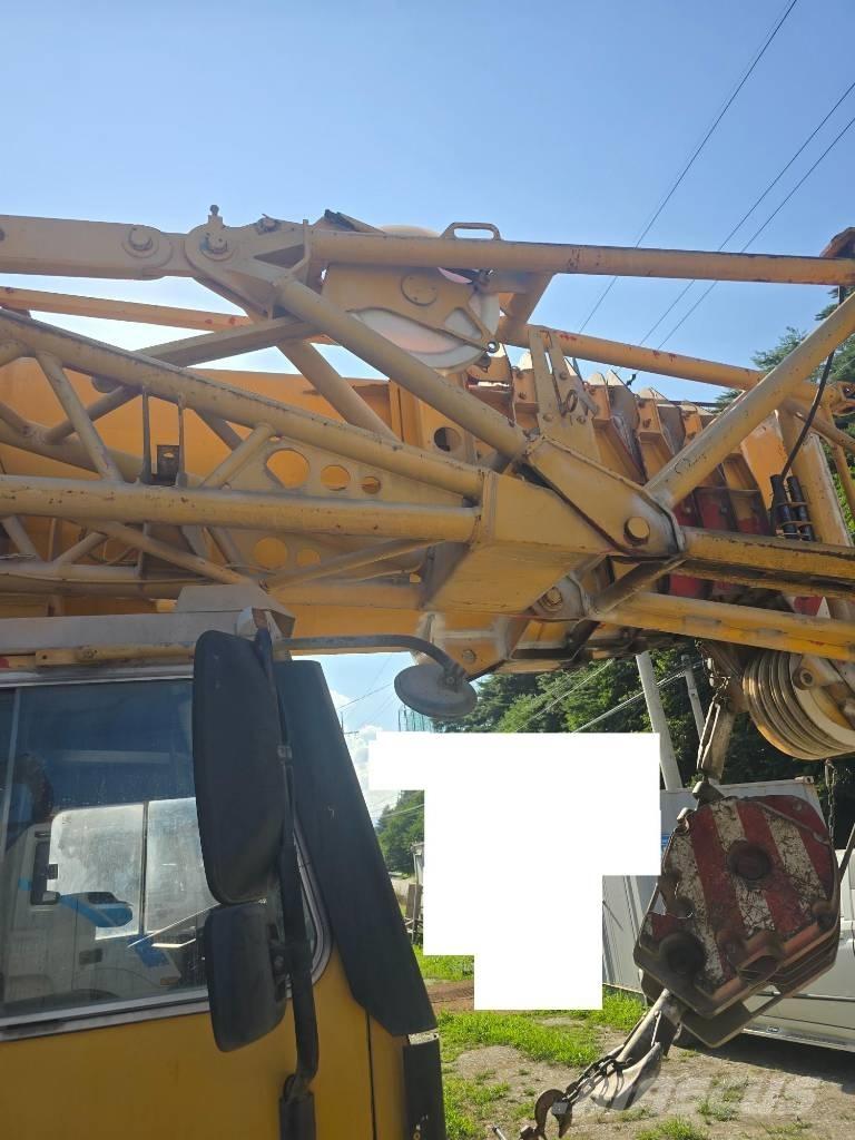 Liebherr LTM 1090 Mobile and all terrain cranes