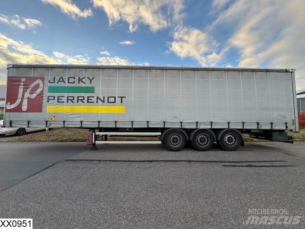 Fruehauf Tautliner Curtain  trailers