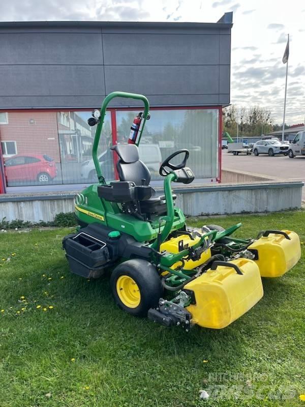 John Deere 2750 E Greens mowers