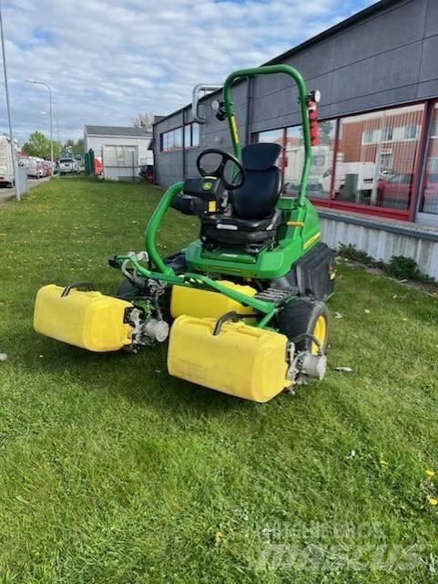 John Deere 2750 E Greens mowers