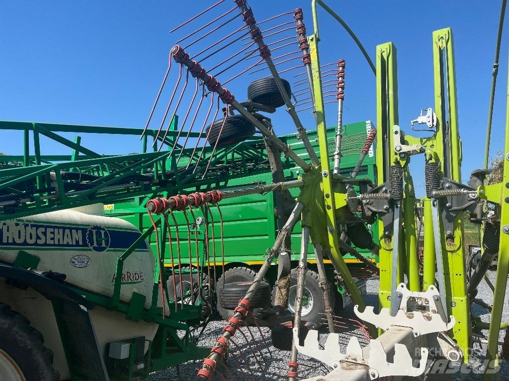 CLAAS Liner 2800 Rakes and tedders