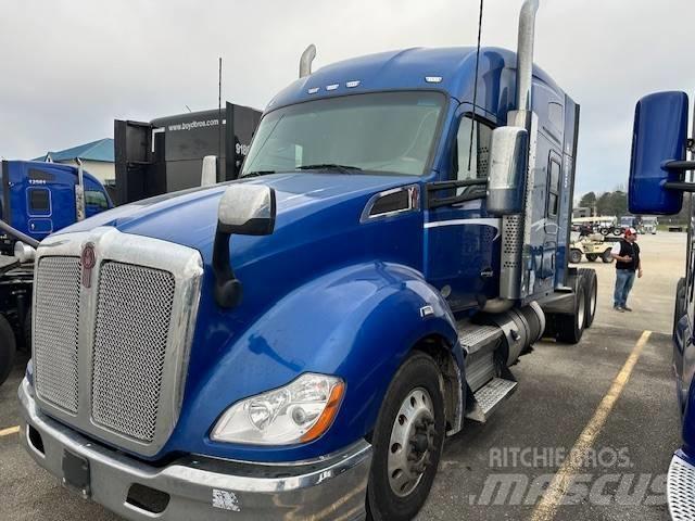 Kenworth T 680 Conventional Trucks / Tractor Trucks