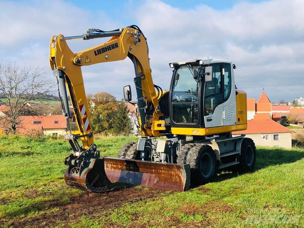 Liebherr A 910 Wheeled Excavators