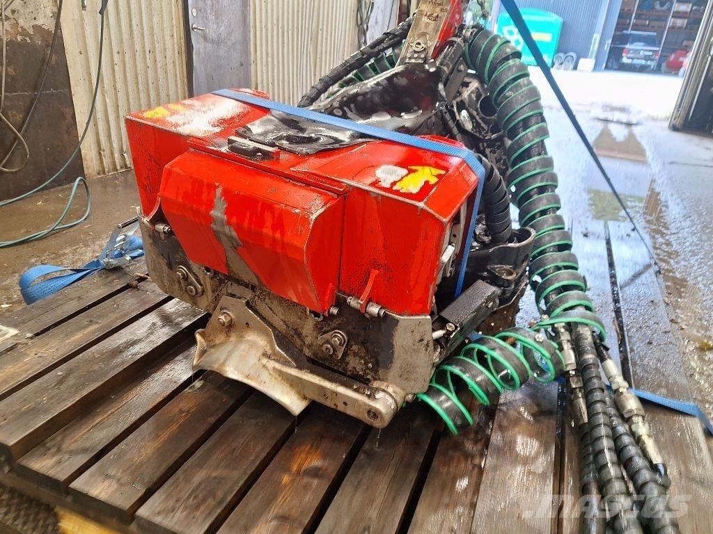 Komatsu S82 Harvester heads