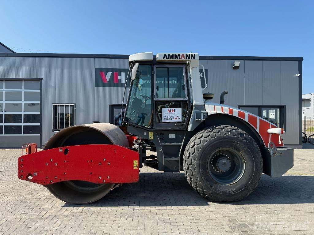Ammann ASC 110 Single drum rollers