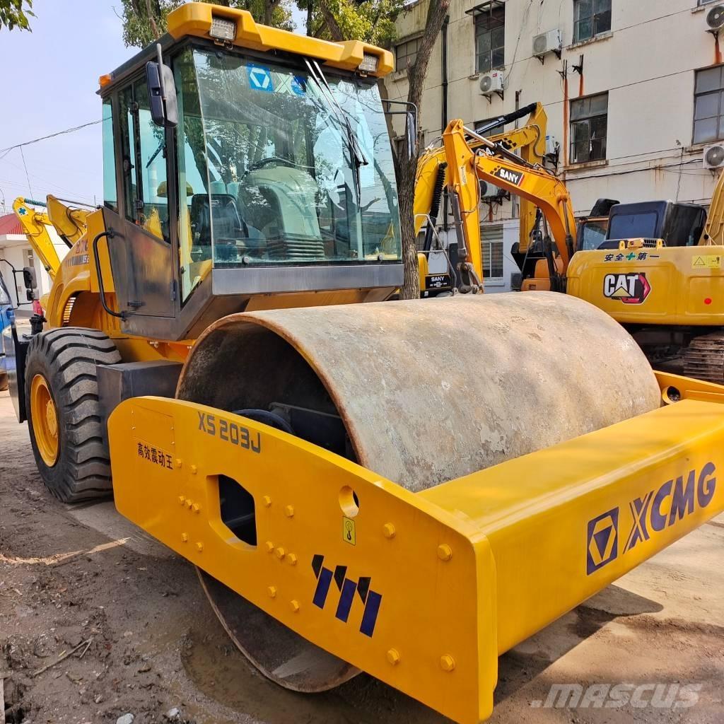 XCMG XS 202 J Single drum rollers