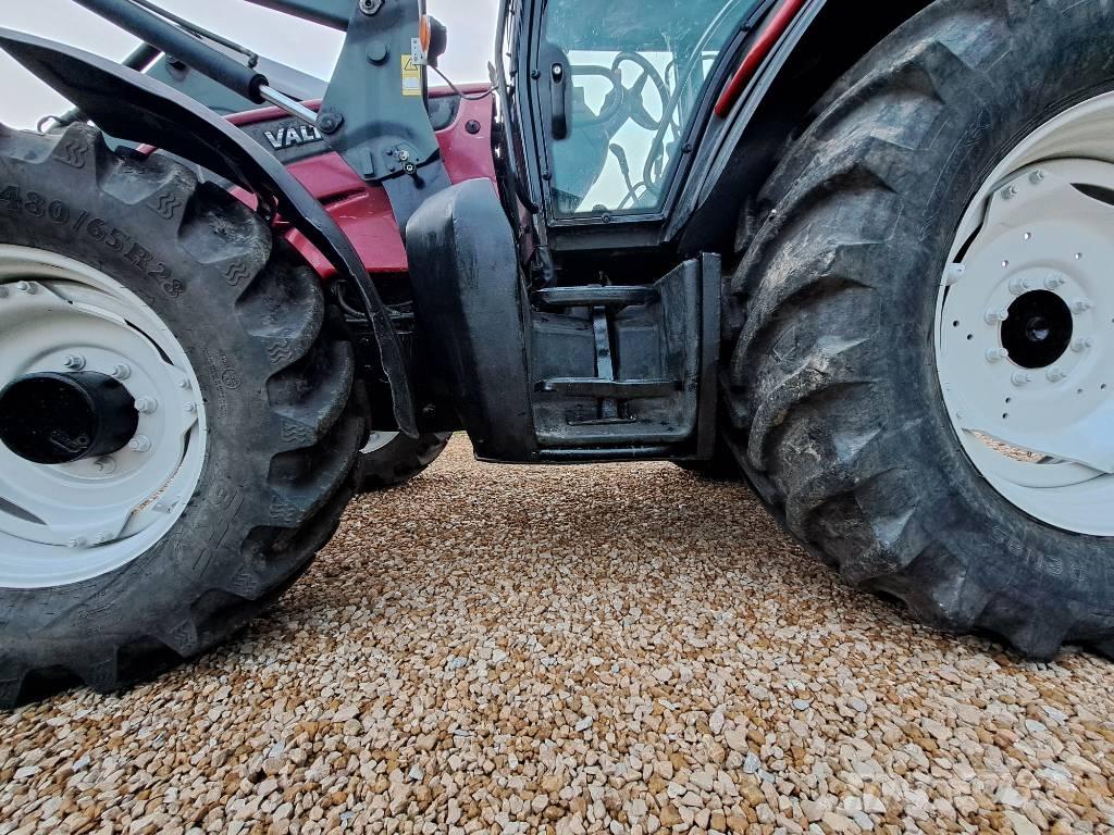 Valtra N 121 Tractors