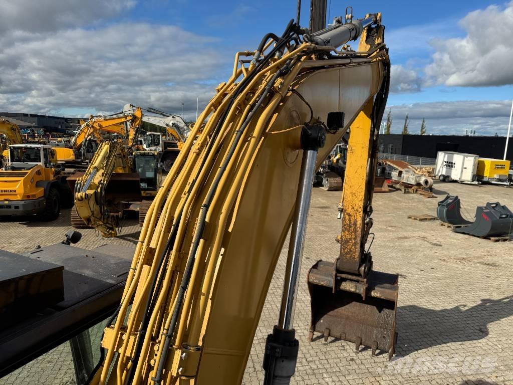 CAT 320 Crawler Excavators