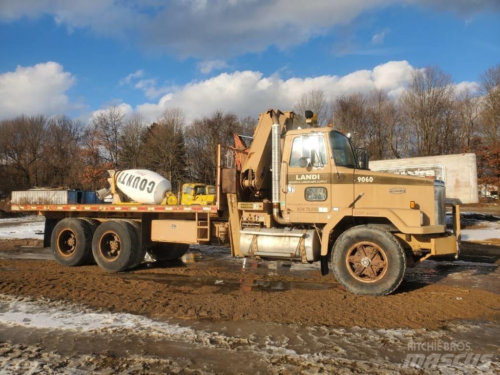 Autocar WHITE ACL64B Boom / Crane / Bucket Trucks