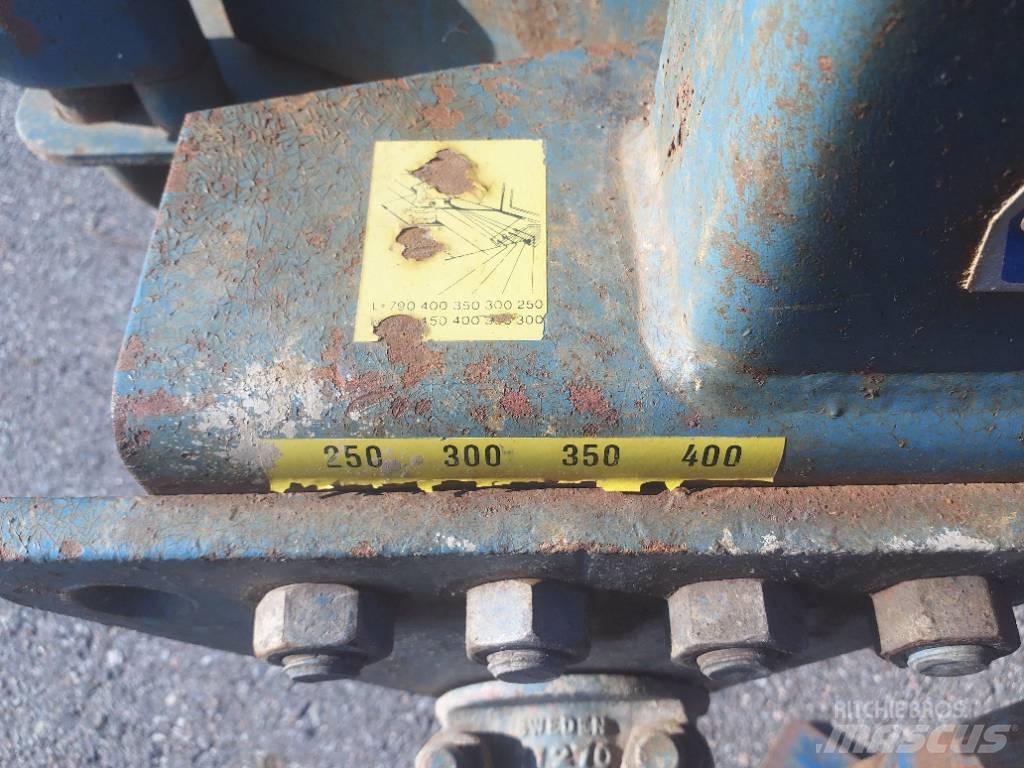 Överum B387 Plows