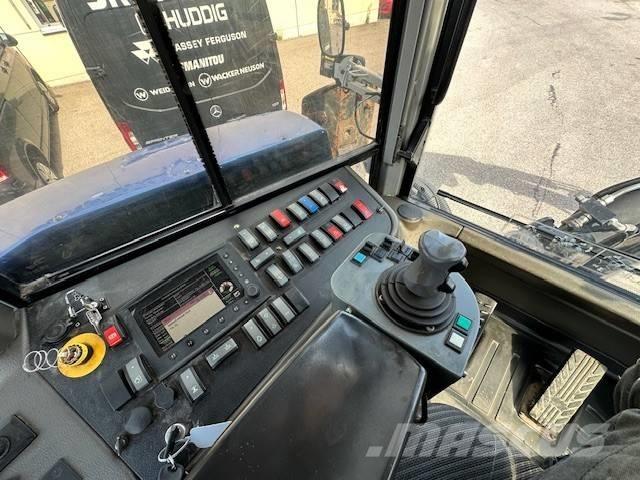 Huddig 1260B City Backhoe Loaders