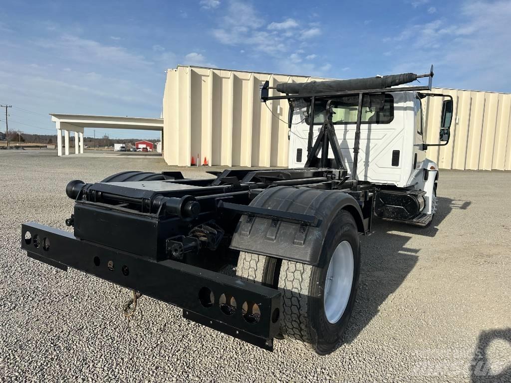 International 4400 Garbage Trucks / Recycling Trucks