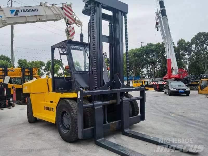 Komatsu FD 160 Diesel Forklifts