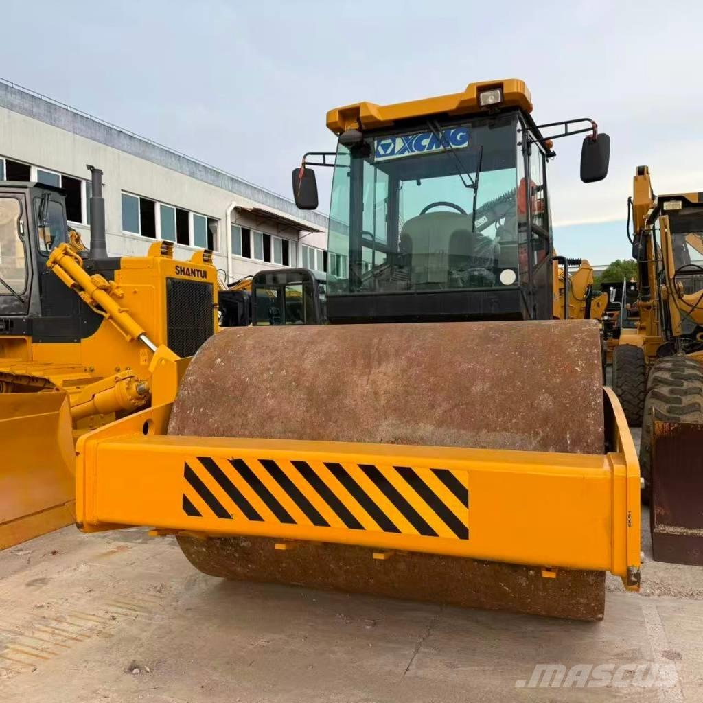 XCMG XS143J Single drum rollers