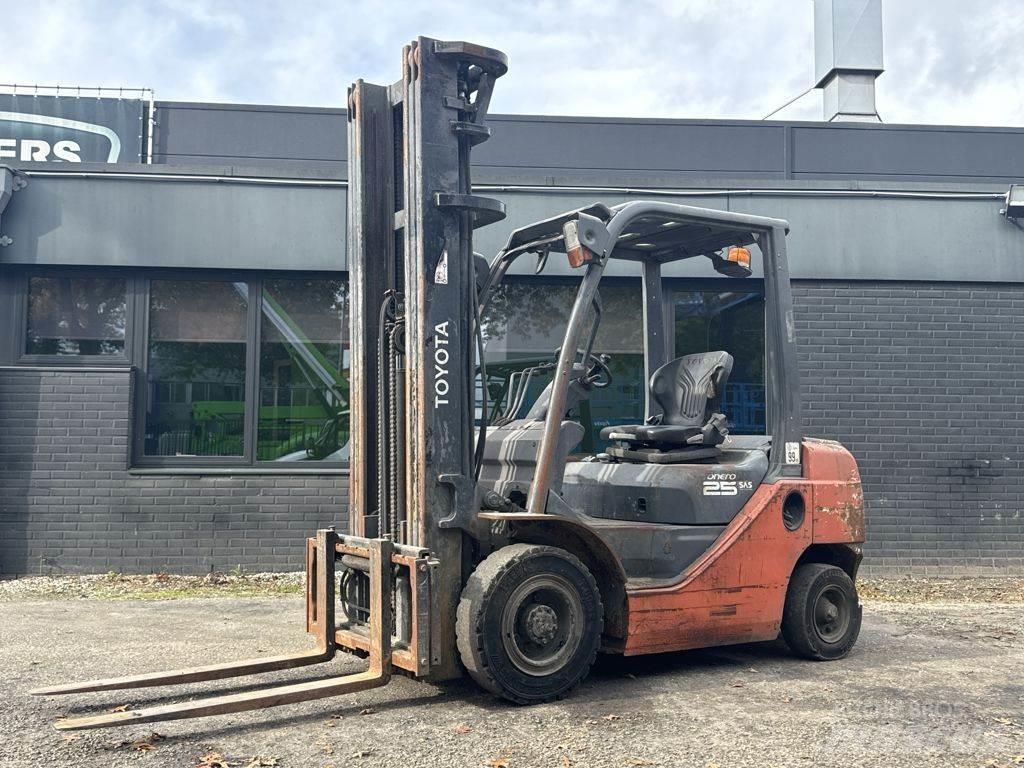 Toyota 8FDF25 Diesel Forklifts