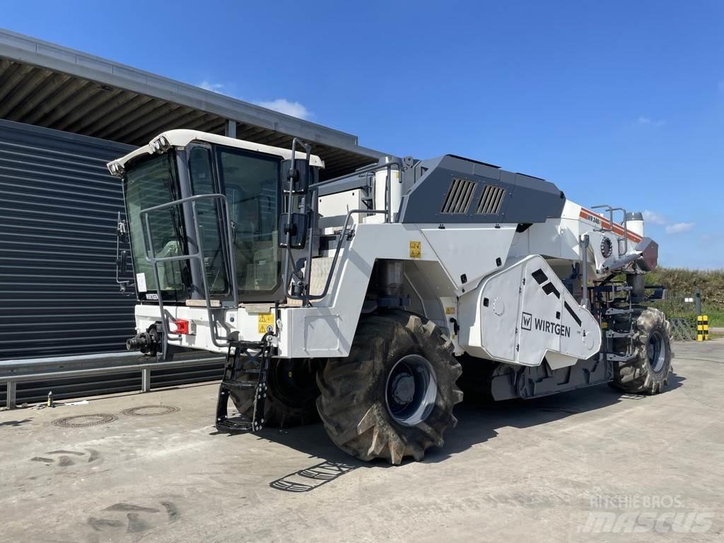 Wirtgen WR 240I Asphalt Recycling Equipment