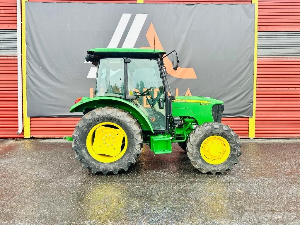 John Deere 5055 E Tractors
