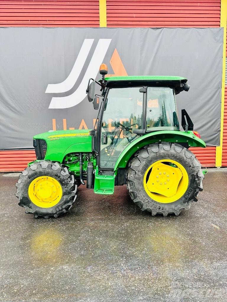 John Deere 5055 E Tractors