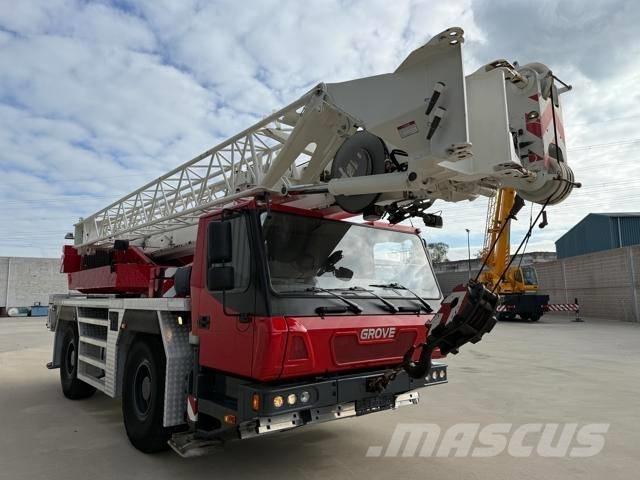 Grove GMK 2035 E Mobile and all terrain cranes
