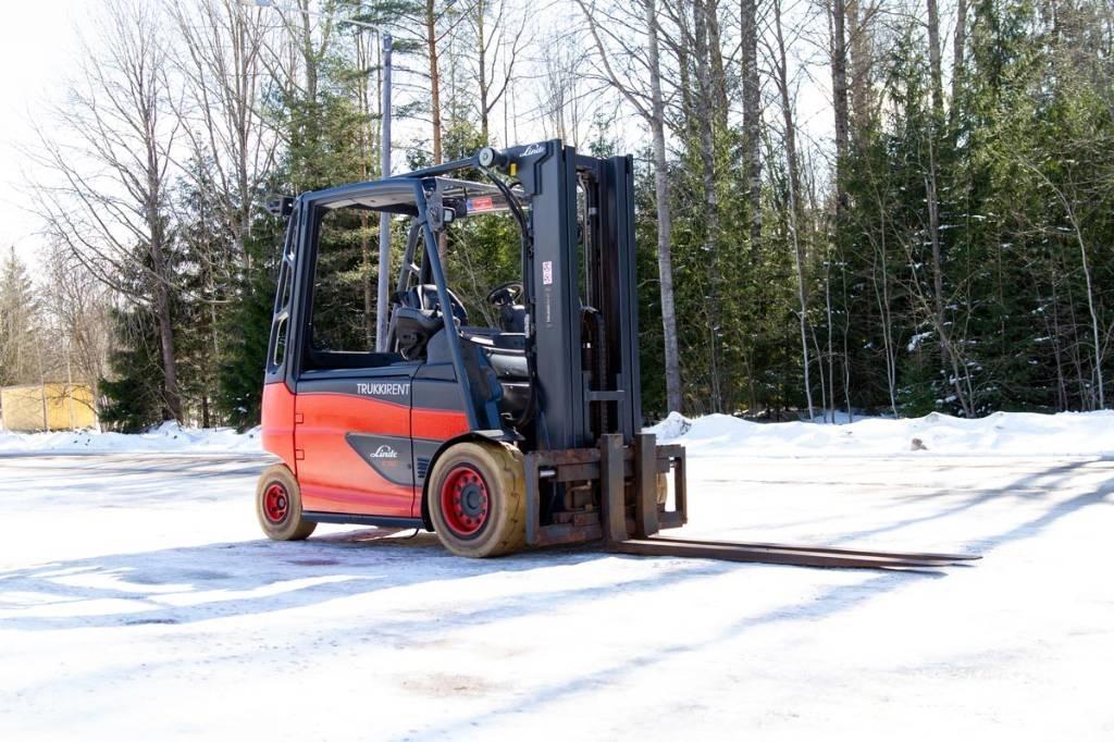 Linde E50 Electric Forklifts