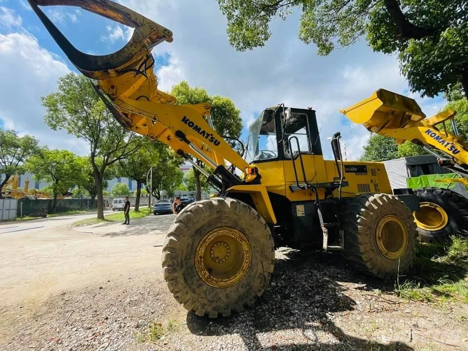 Komatsu WA320 Wheel Loaders
