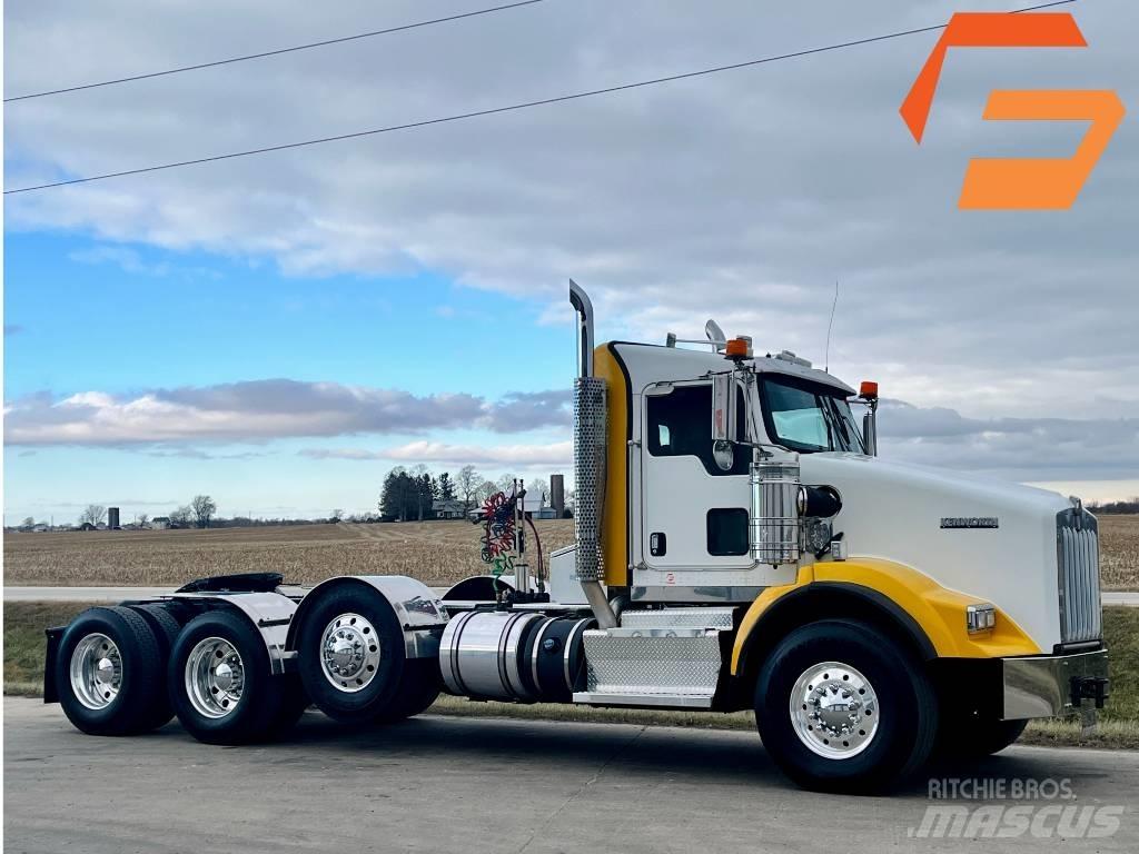 Kenworth T 800 Conventional Trucks / Tractor Trucks