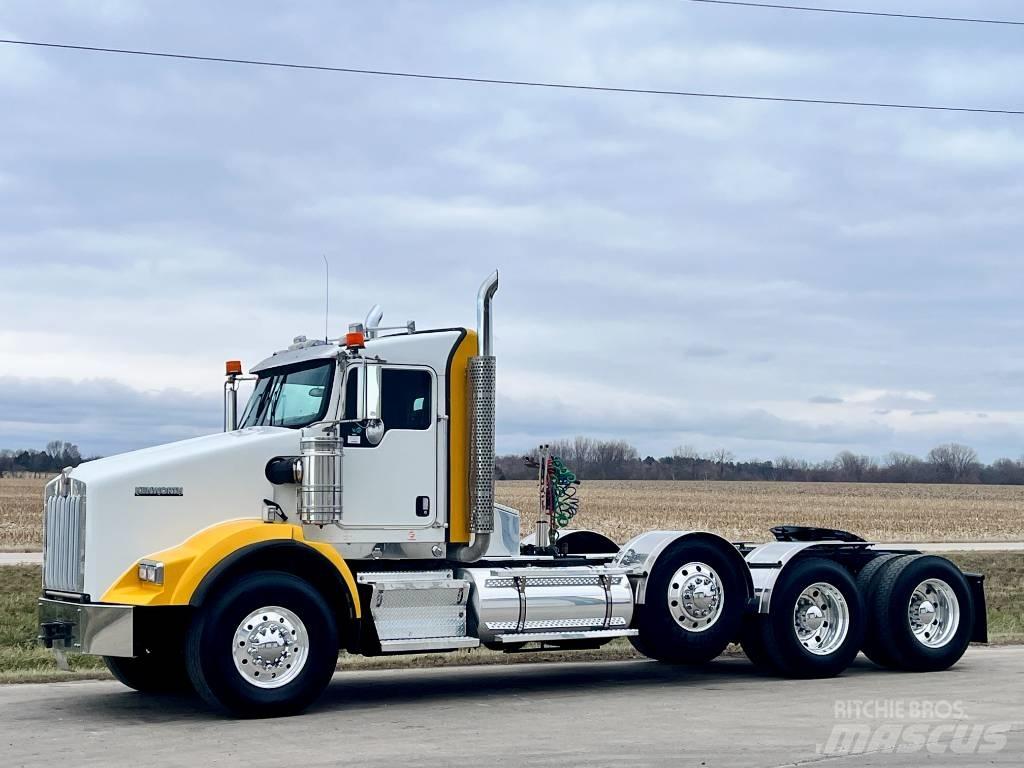 Kenworth T 800 Conventional Trucks / Tractor Trucks