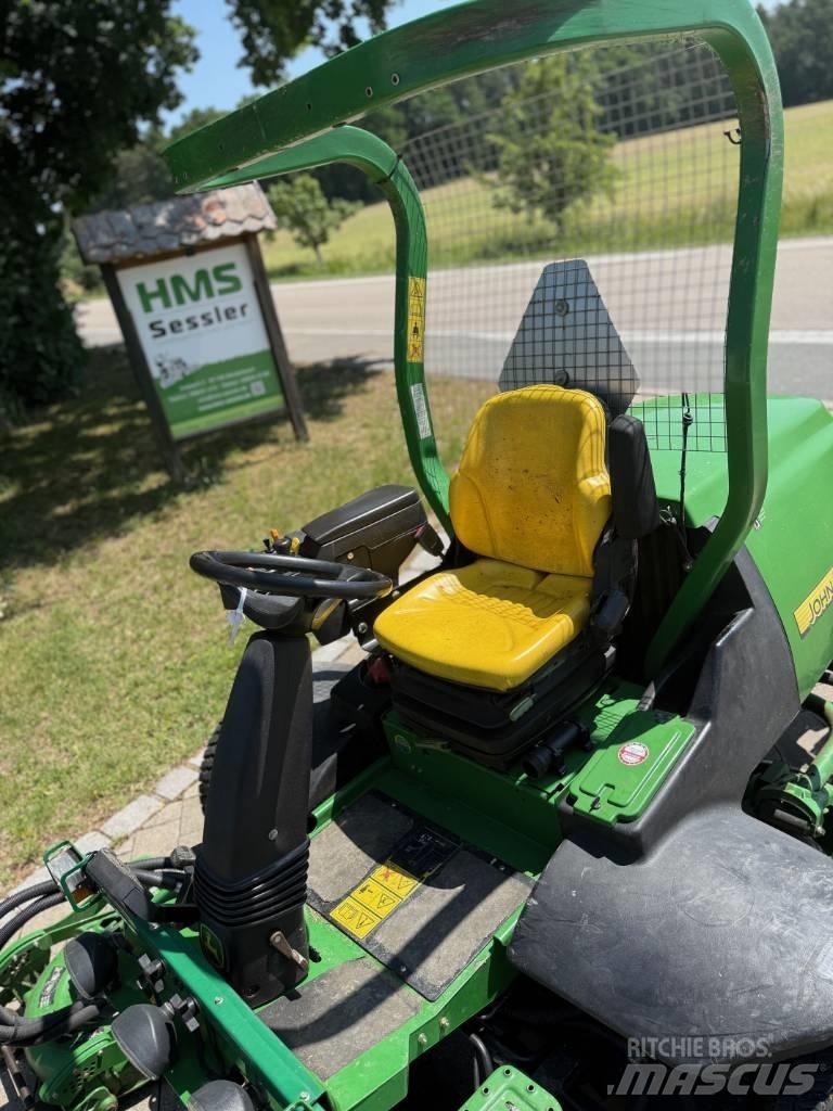 John Deere 8800 Riding mowers