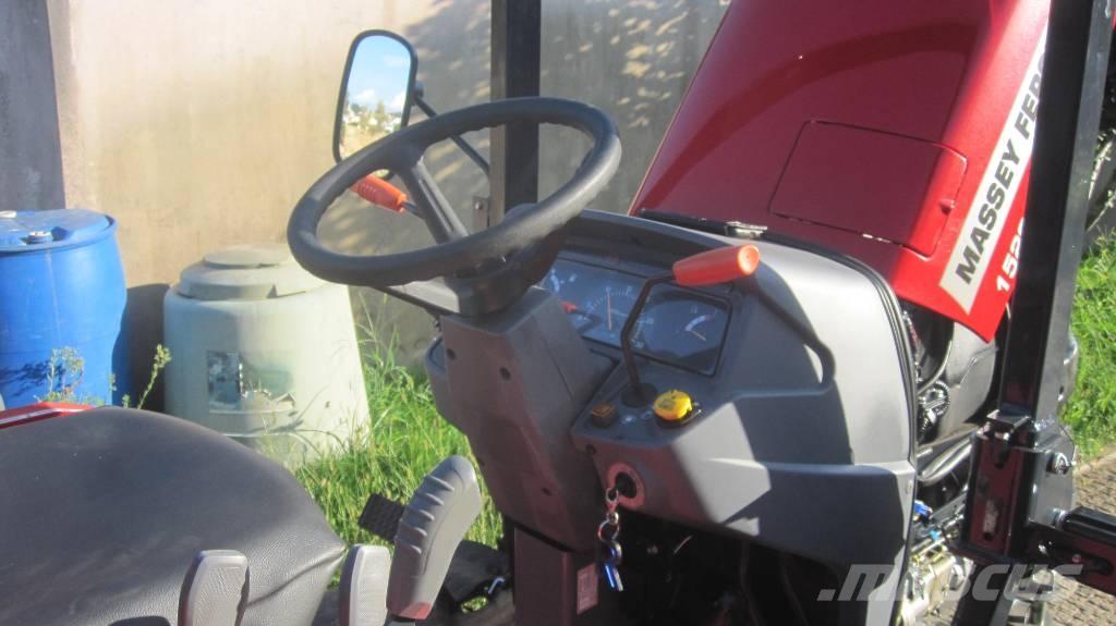 Massey Ferguson 1529 Tractors