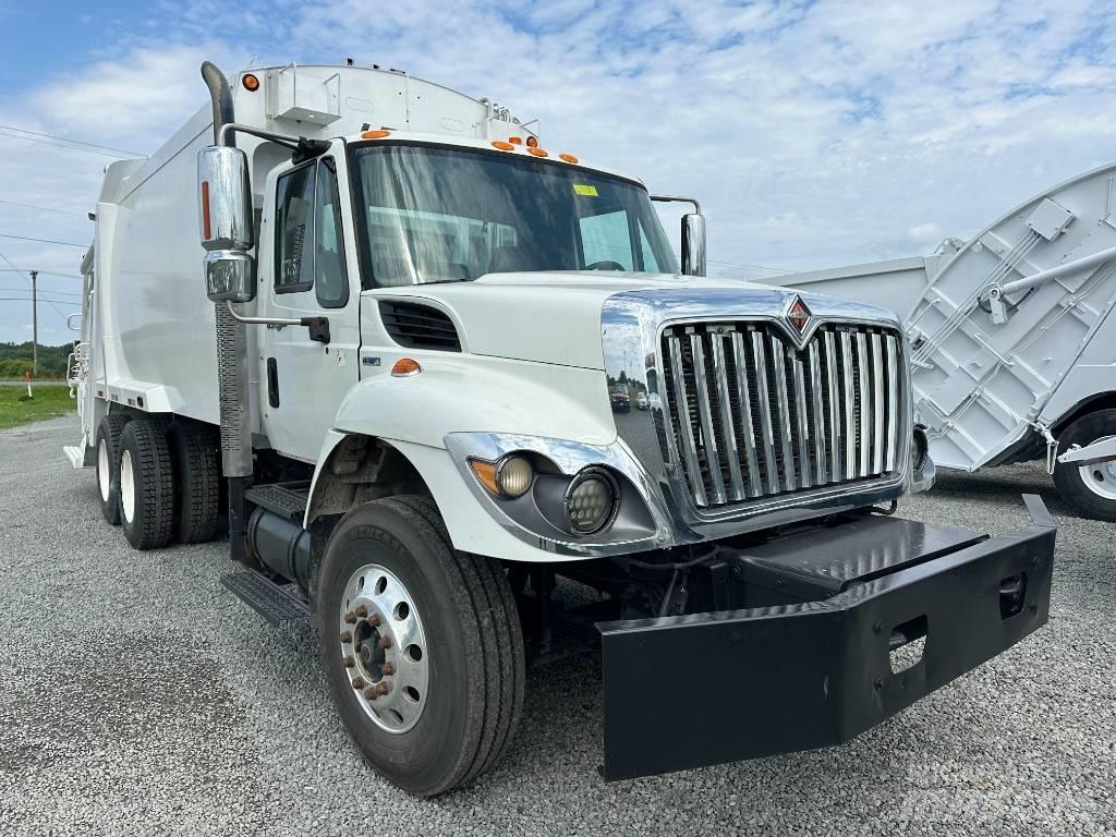 International 7400 Garbage Trucks / Recycling Trucks