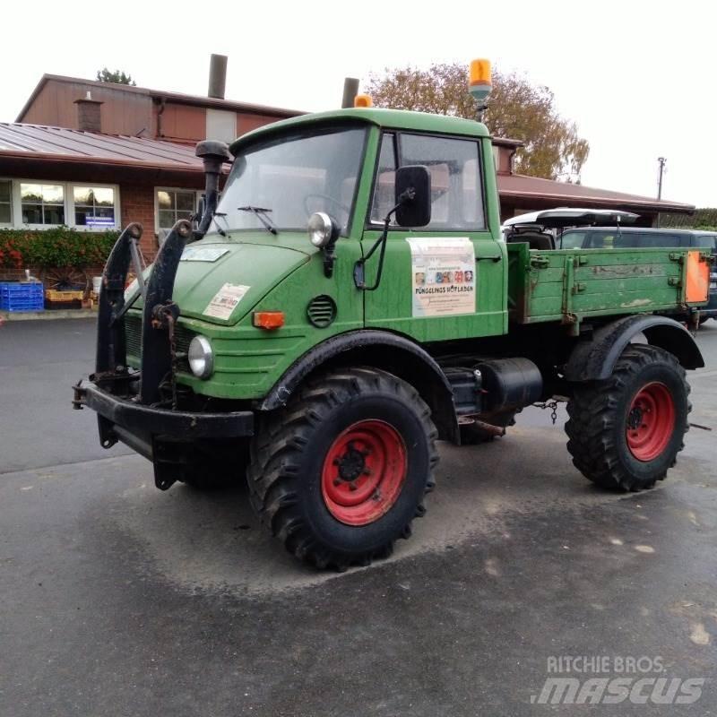Mercedes-Benz U421 Tractors