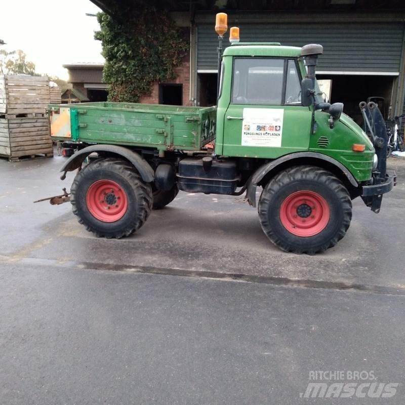 Mercedes-Benz U421 Tractors