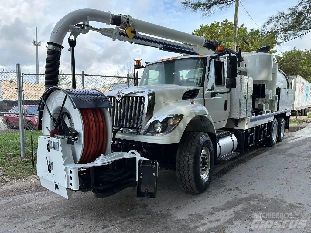 International 7500 Vacuum Trucks