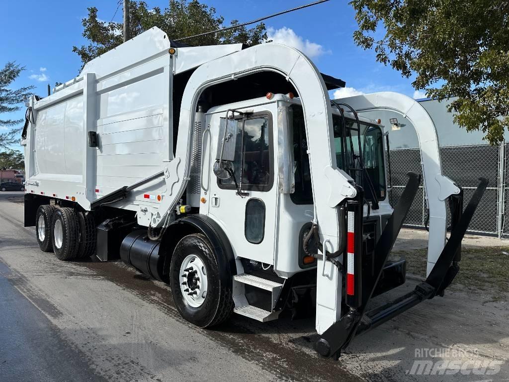 Mack MRU 613 Garbage Trucks / Recycling Trucks