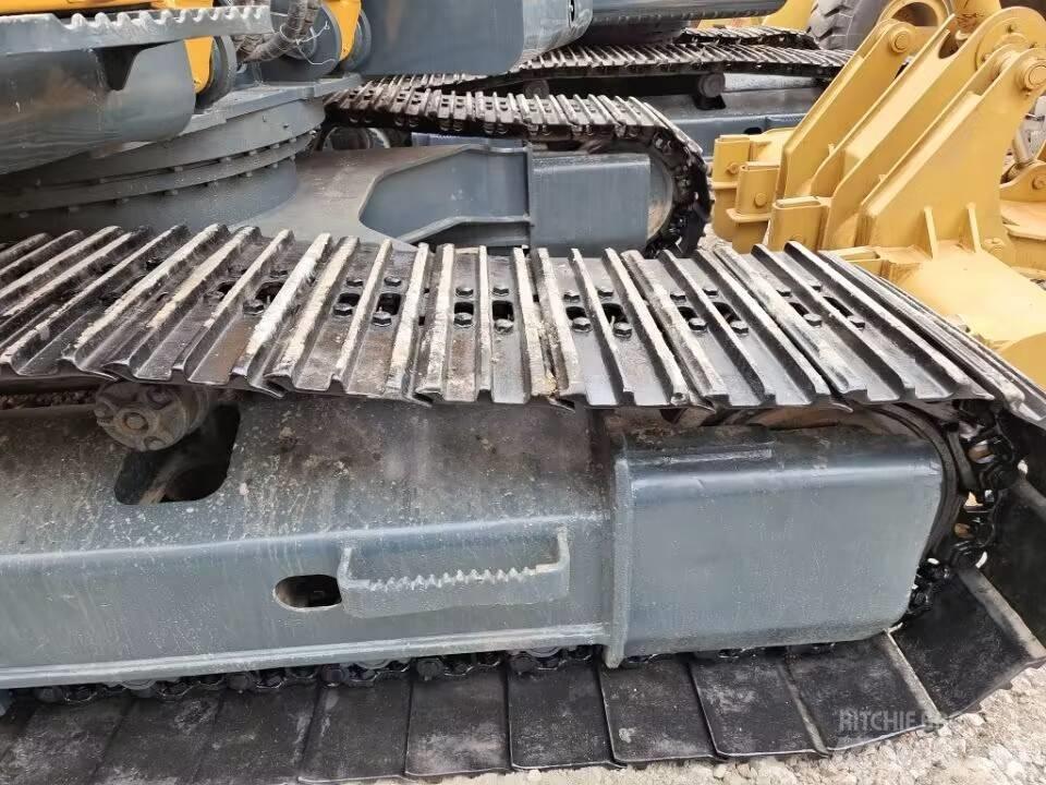 Hyundai 220 LC-9 Crawler excavators