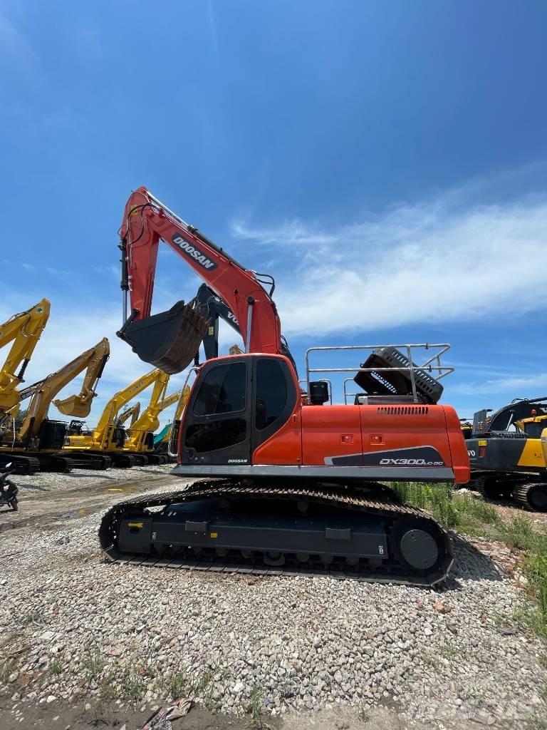 Doosan DX 300 LC Crawler excavators