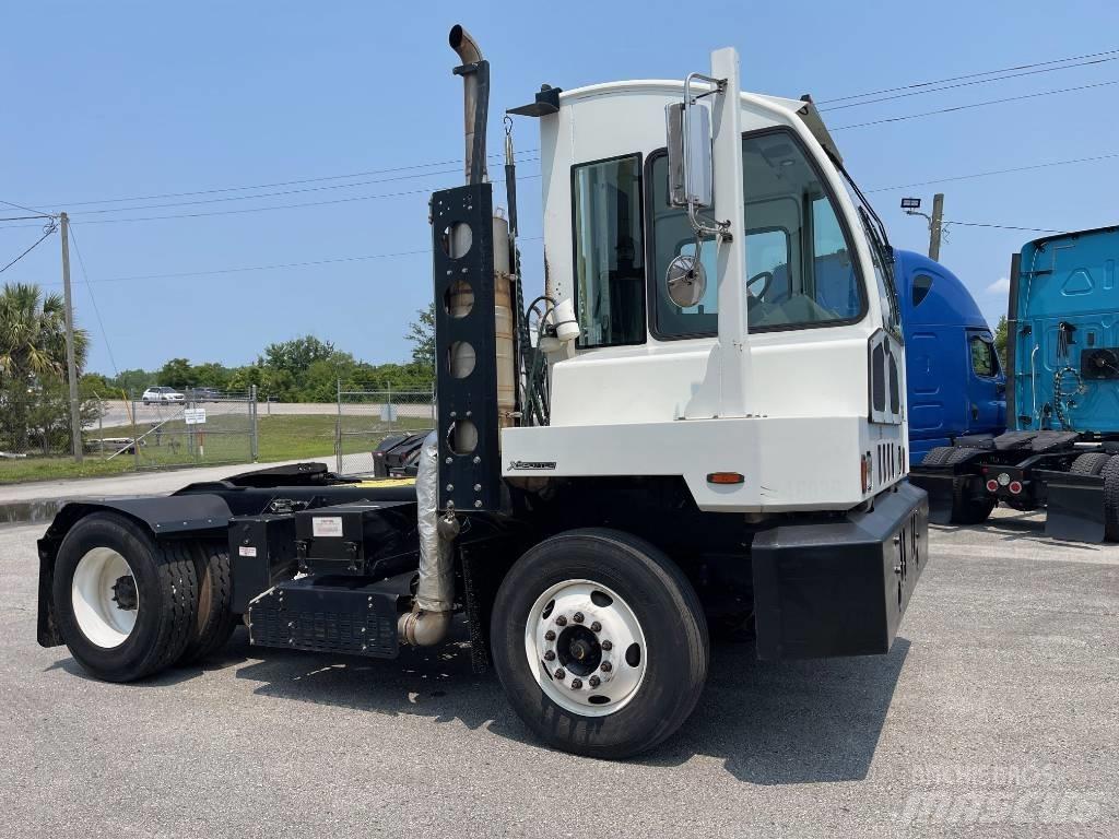 Autocar ACTT 42 Shunt Trucks